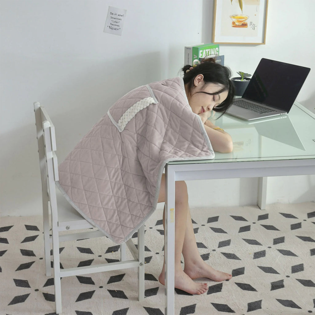 Heated Blanket with Pocket, Soft Warm USB Heated Lap Blanket for Office, Fast-Heating Washable Car Heated Blanket, Portable Heated Blanket for Travel (B)