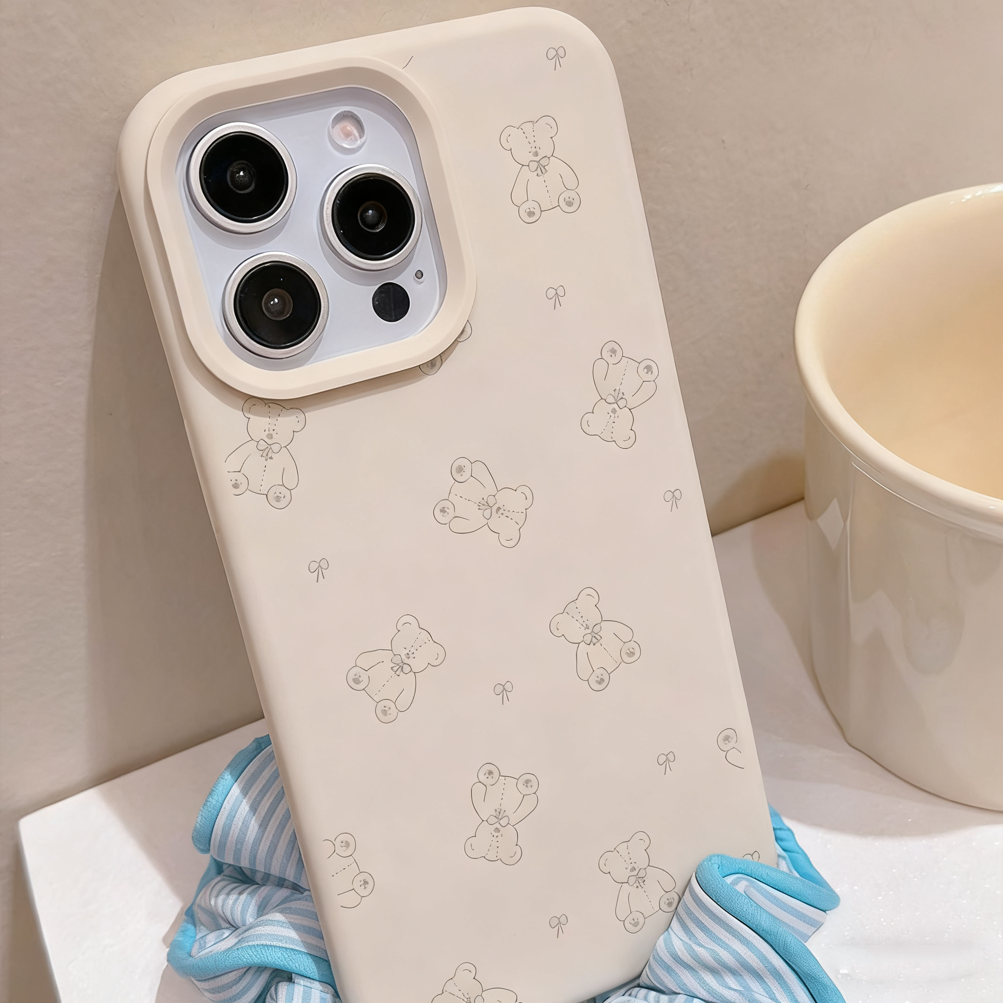 Suitable for Apple Doll Bear Liquid Silicone 16Promax Phone Case