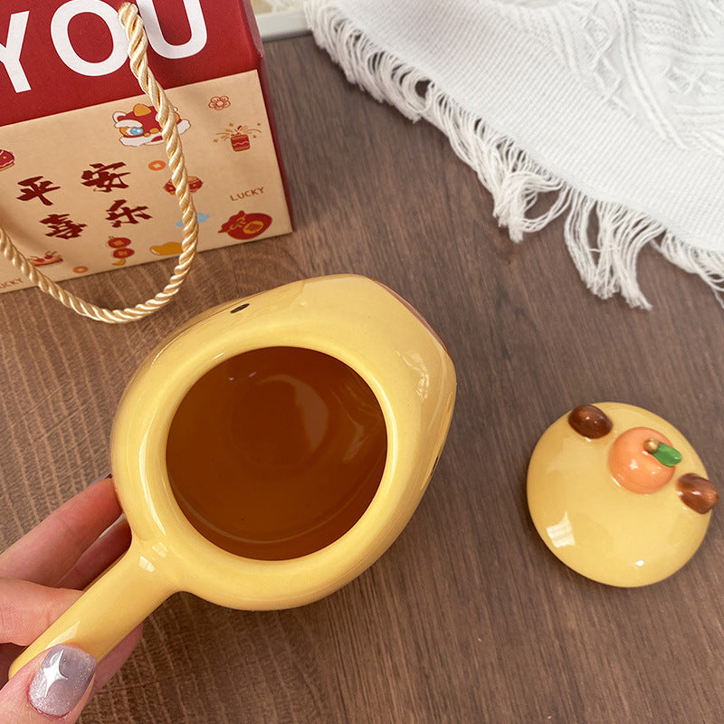 Fun 3D Capybara Mug Pair：3D capybara - designed mugs with handles & lids. A wonderful gift choice for girls.